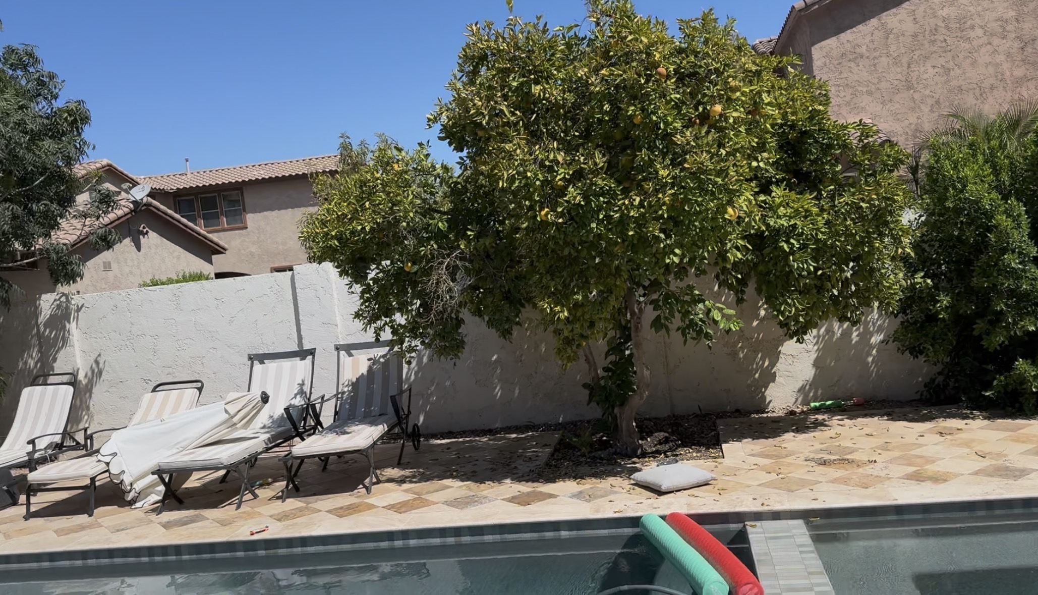 Pool area, back wall
