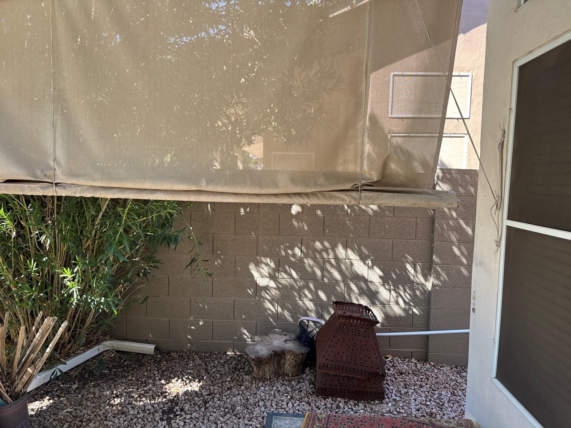 Wall under the shade sail
